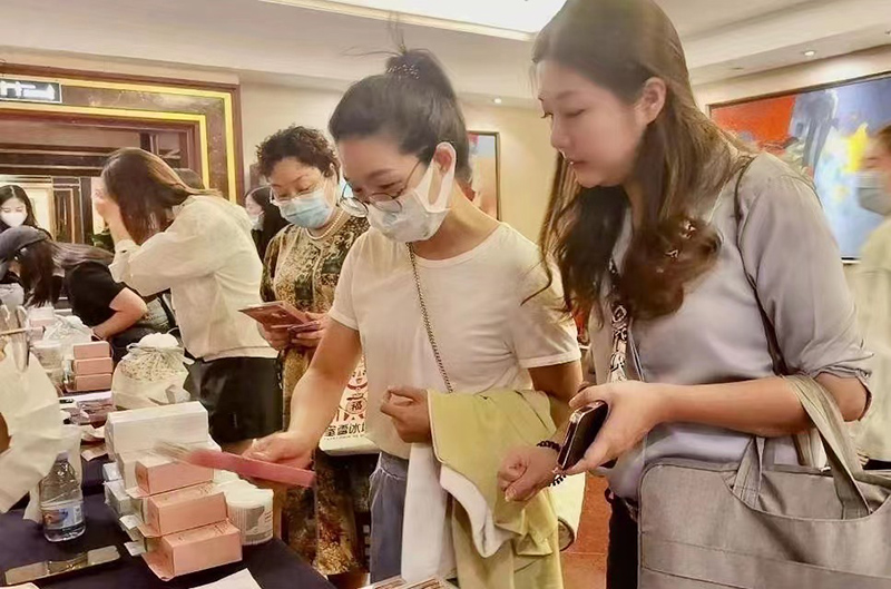 廣州金蝶ERP具有高度的可定制性和靈活性，可以滿足企業(yè)不同業(yè)務(wù)領(lǐng)域的需求